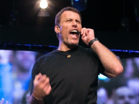 Tony Robbins breaks down the 10-minute exercise he does every morning to have more energy Tony Robbins breaks down the 10-minute exercise he does every morning to have more energy